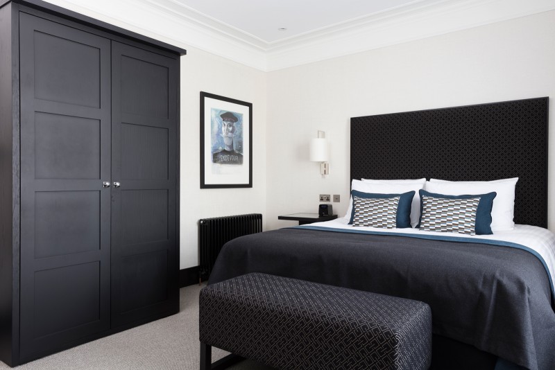 Looking for space in a hotel bedroom? Our grand rooms will be just grand Image